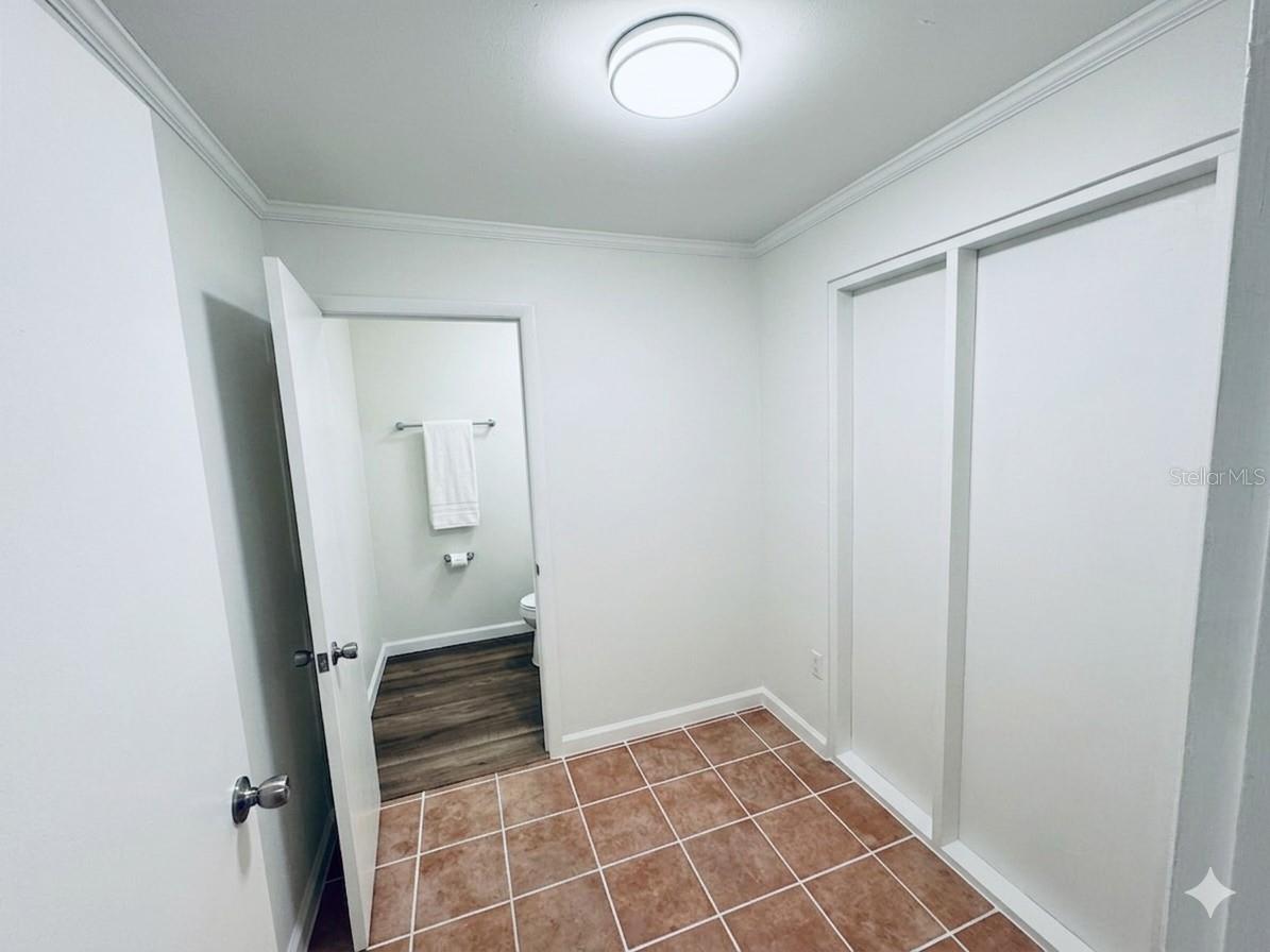 Image 7 of 11 For 4055 7th Terrace