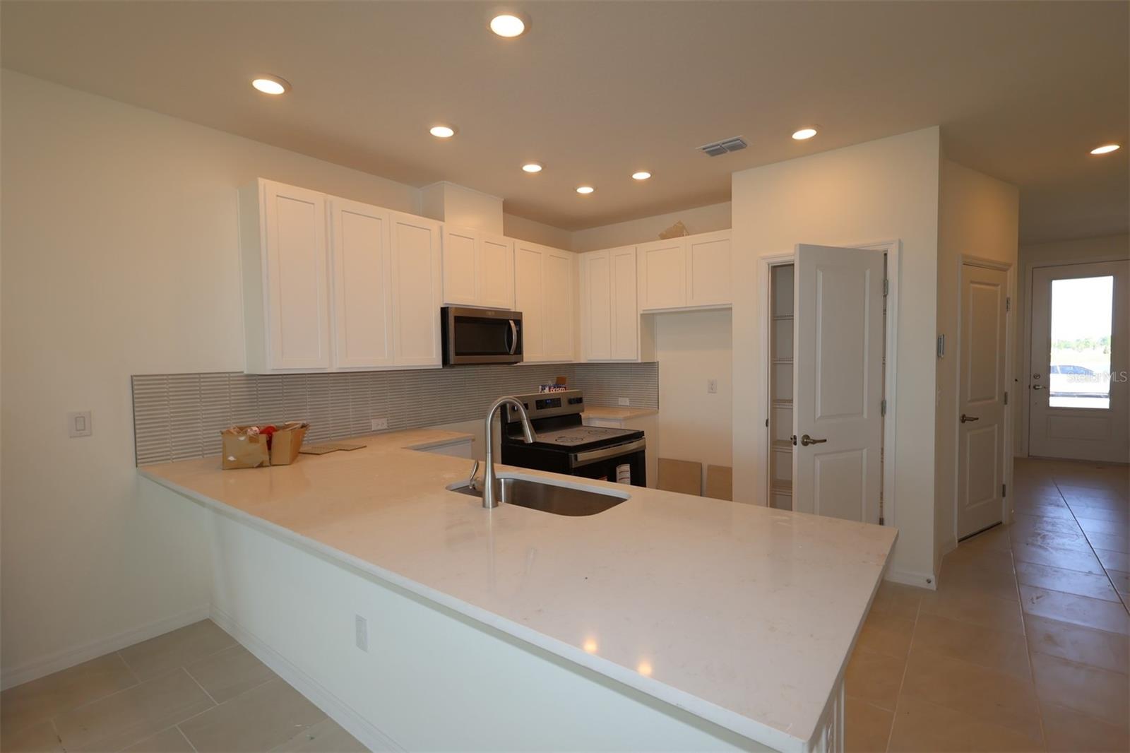 Image 4 of 9 For 6333 Jensen View Avenue