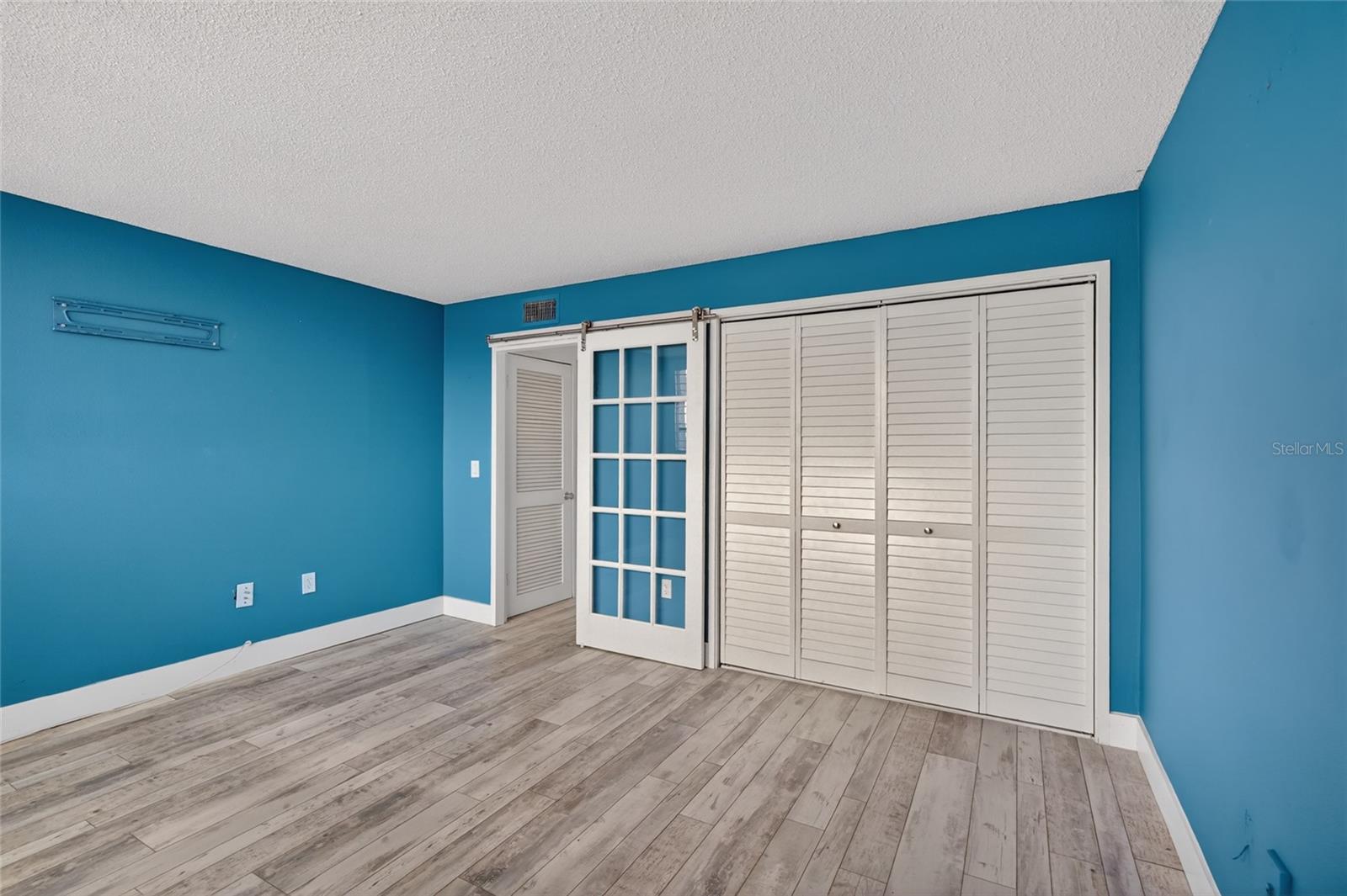 Image 15 of 33 For 7465 Bay Island Drive S 217