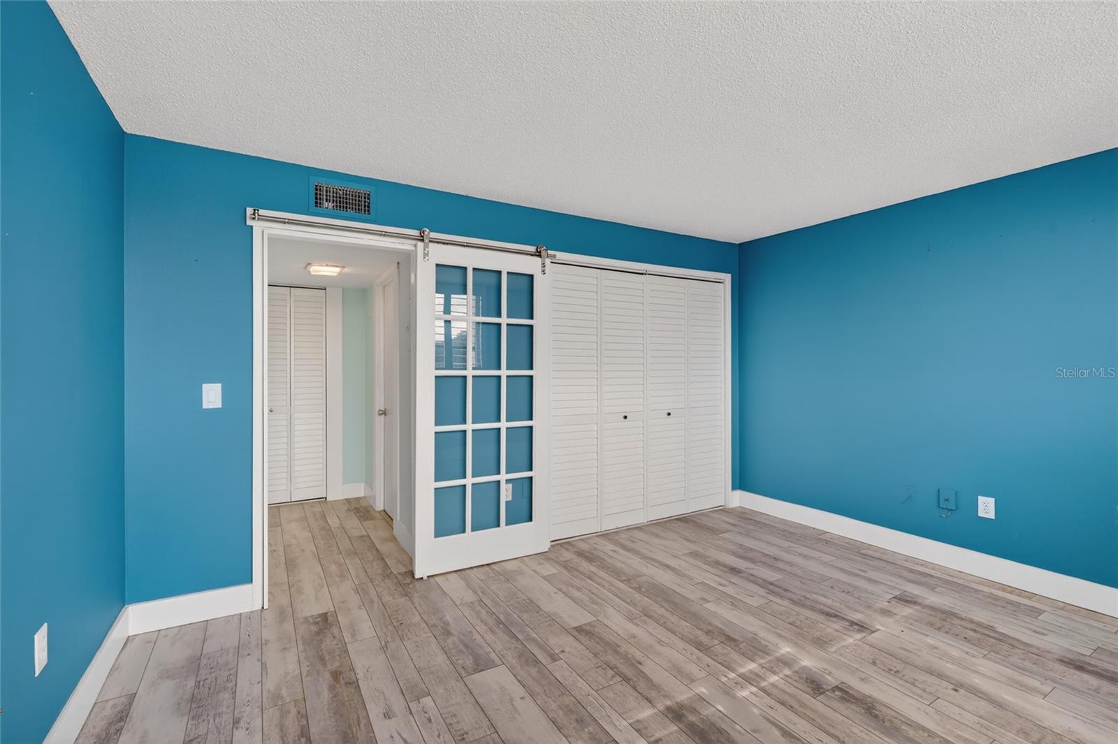 Image 18 of 33 For 7465 Bay Island Drive S 217