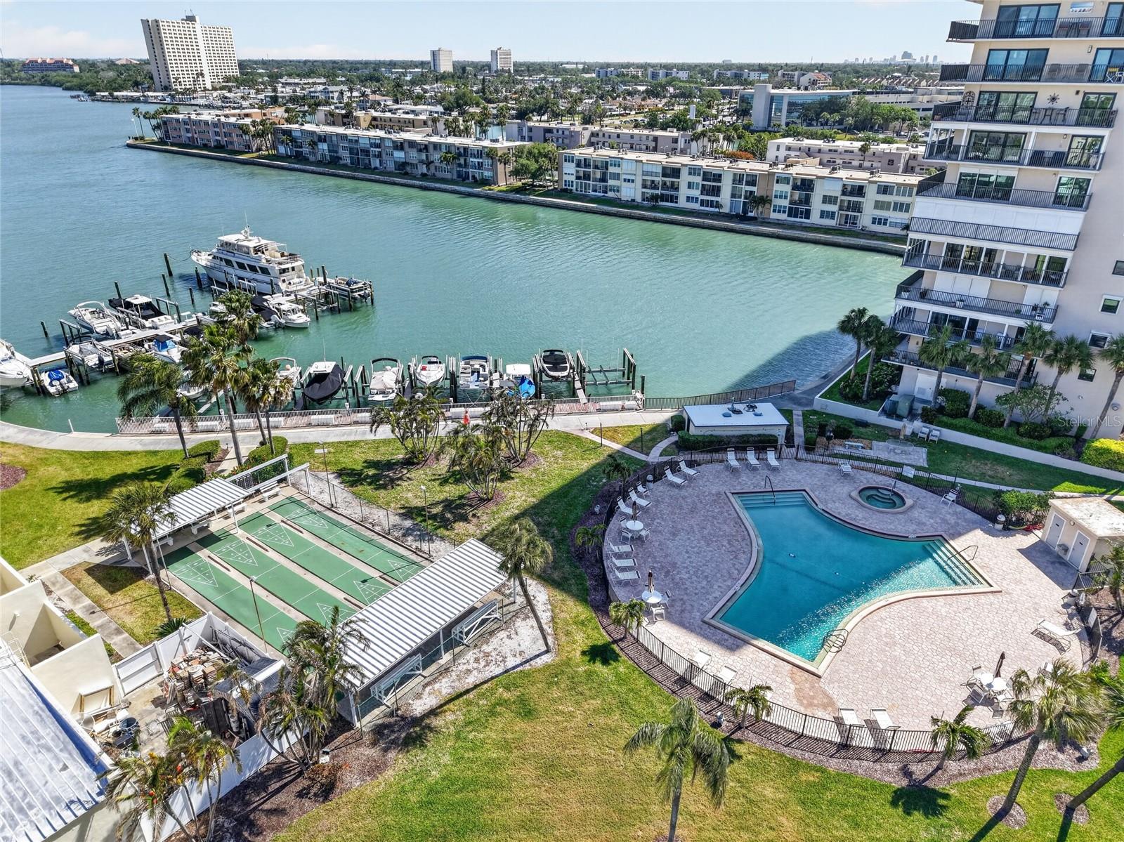 Image 21 of 33 For 7465 Bay Island Drive S 217