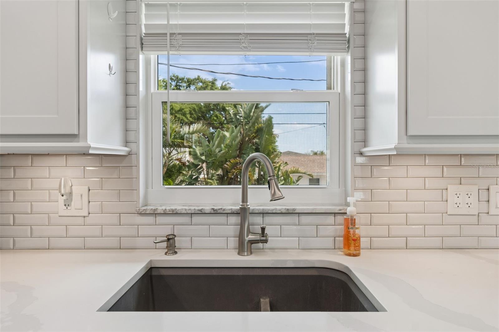 Image 10 of 39 For 13548 Bellewood Avenue