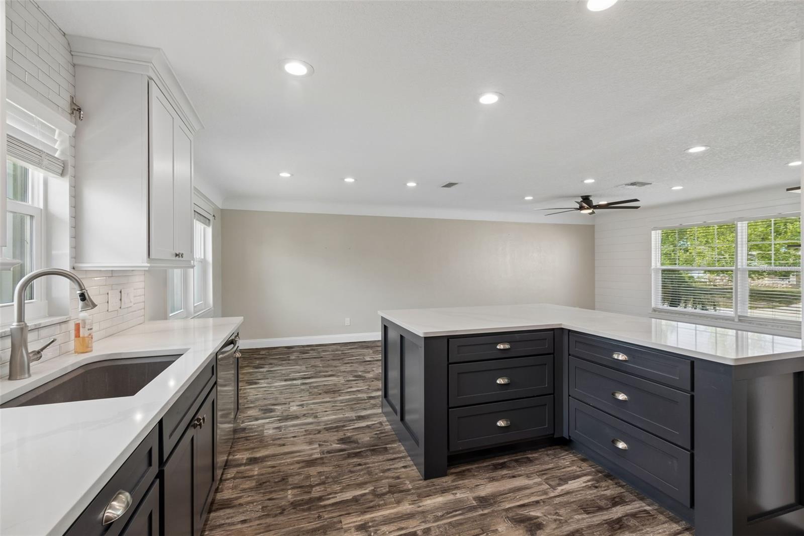 Image 12 of 39 For 13548 Bellewood Avenue