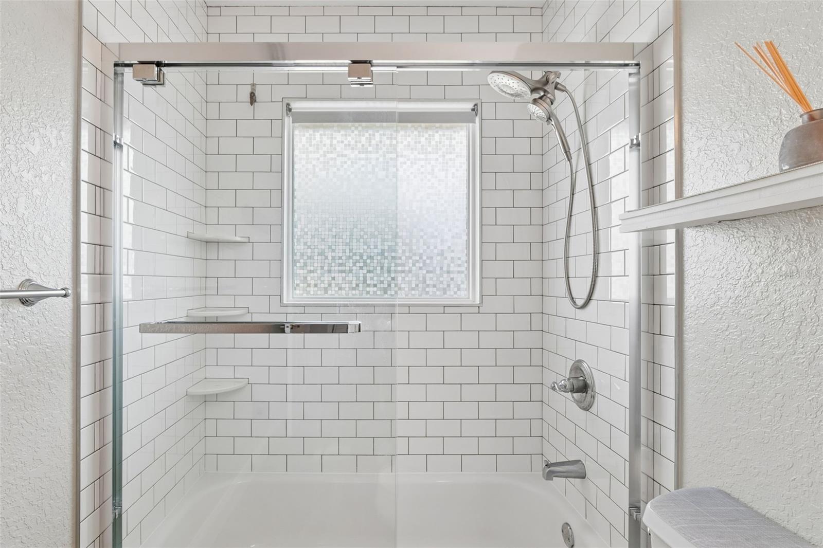 Image 21 of 39 For 13548 Bellewood Avenue