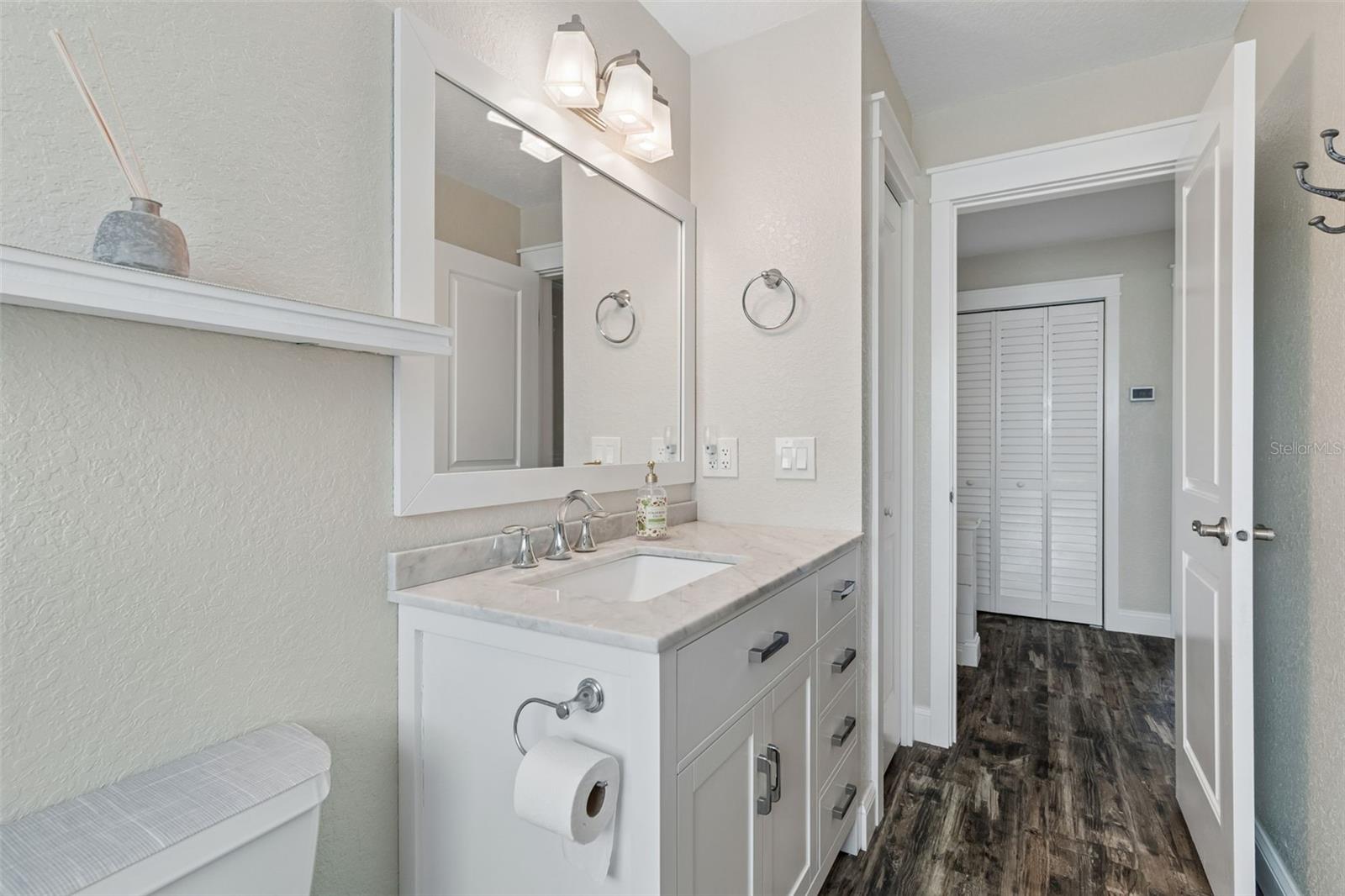 Image 22 of 39 For 13548 Bellewood Avenue