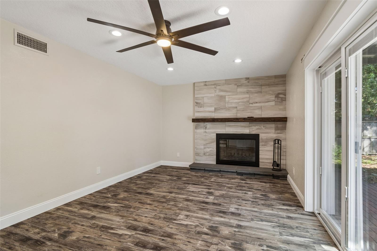 Image 27 of 39 For 13548 Bellewood Avenue