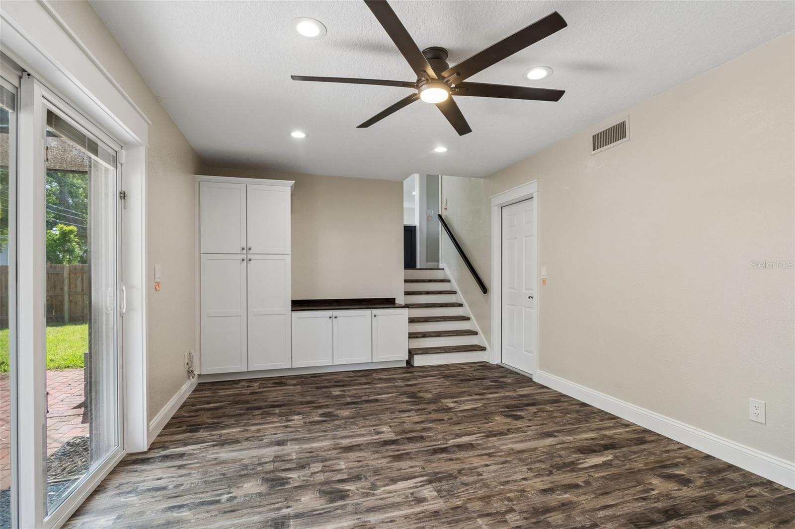 Image 29 of 39 For 13548 Bellewood Avenue