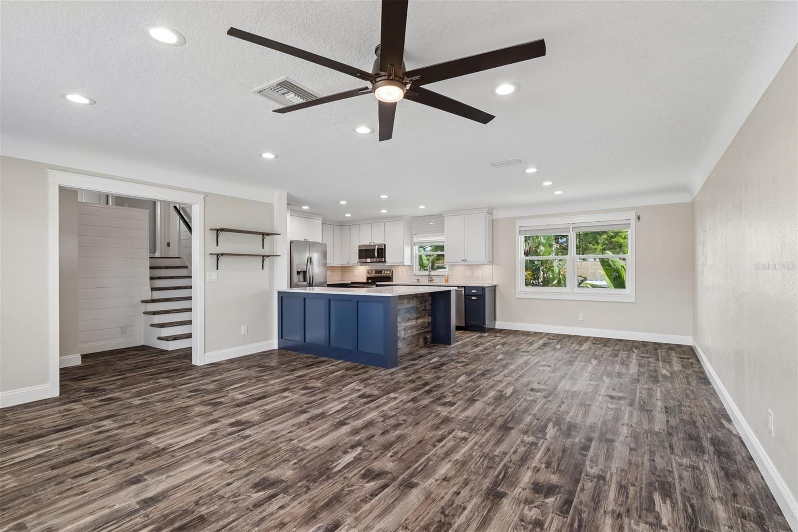 Image 3 of 39 For 13548 Bellewood Avenue