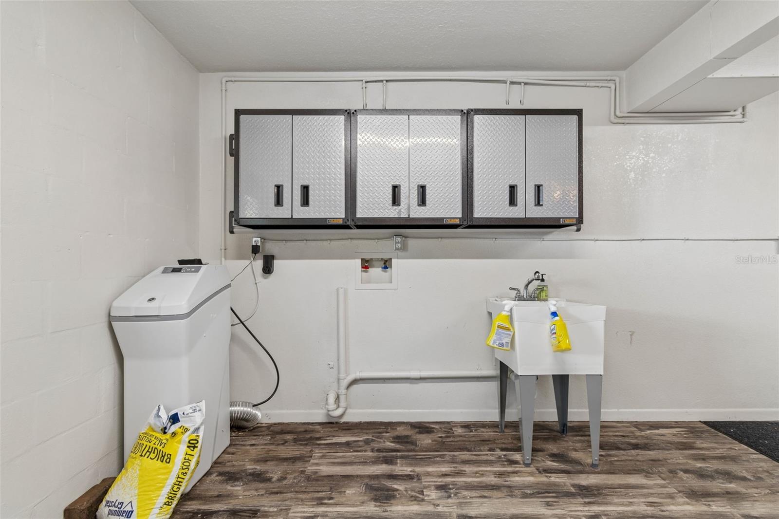 Image 36 of 39 For 13548 Bellewood Avenue