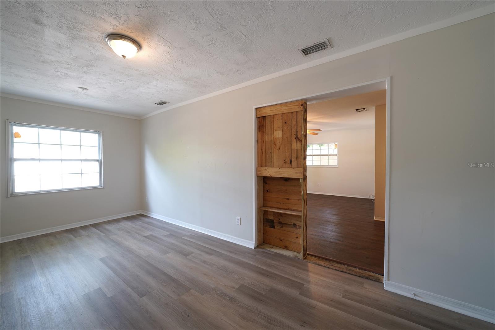 Image 4 of 22 For 2312 32nd Avenue N