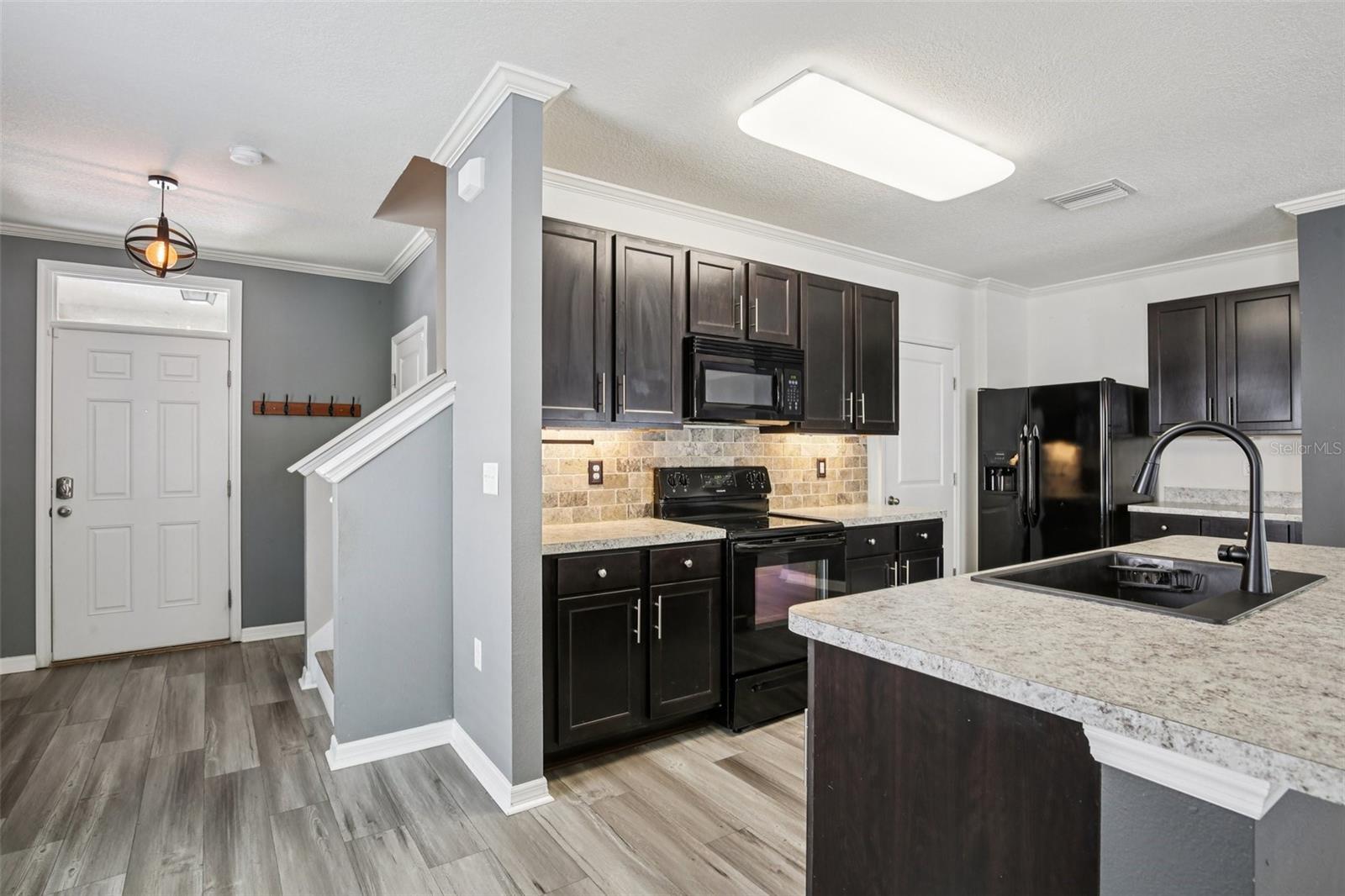 Image 11 of 52 For 814 Wiltonway Drive