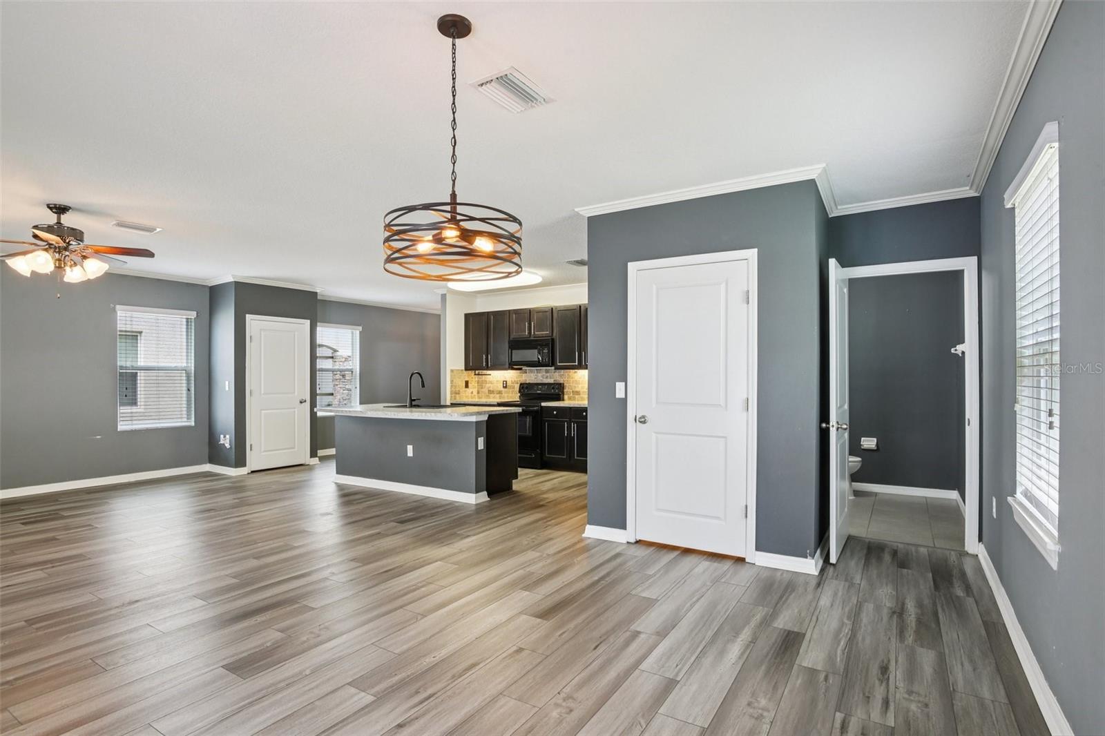 Image 12 of 52 For 814 Wiltonway Drive