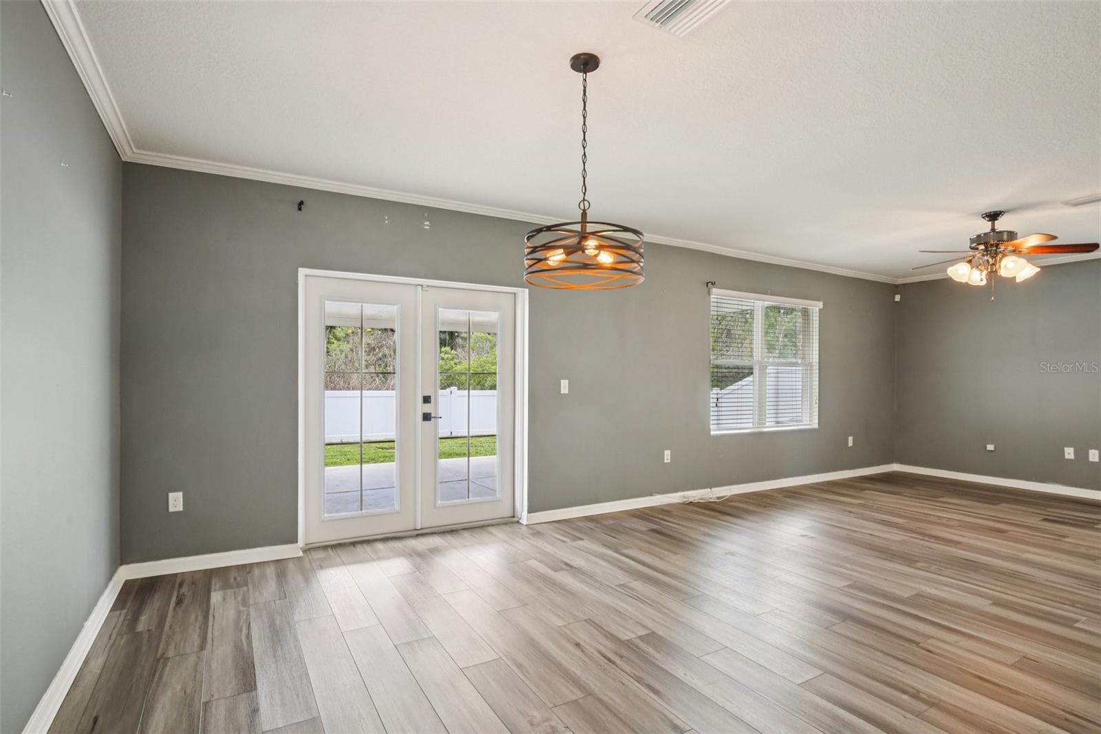 Image 16 of 52 For 814 Wiltonway Drive