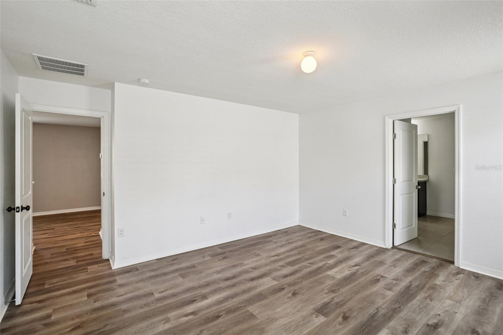 Image 19 of 52 For 814 Wiltonway Drive