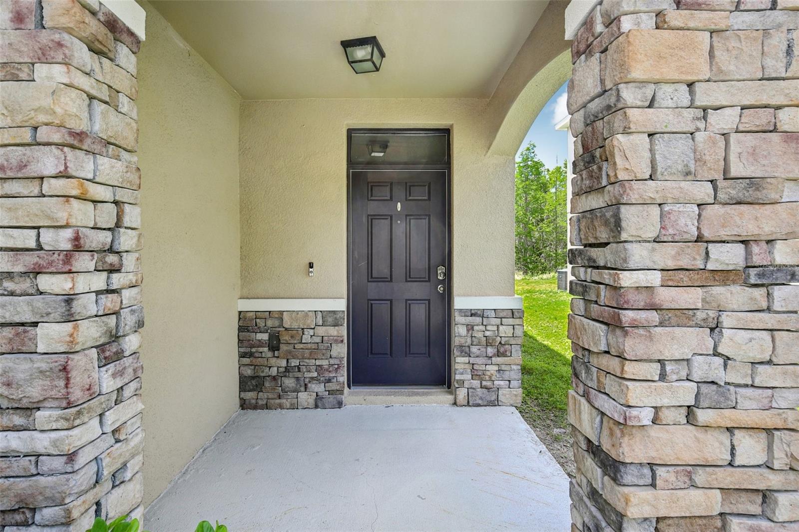 Image 4 of 52 For 814 Wiltonway Drive