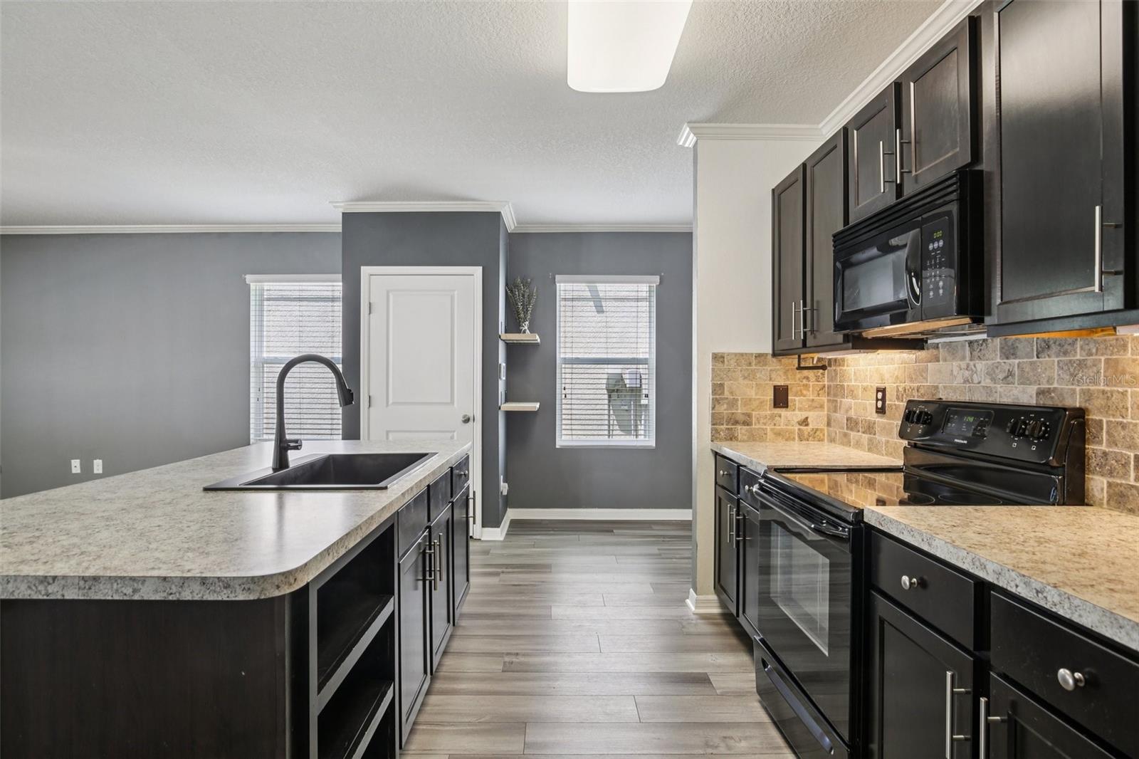 Image 7 of 52 For 814 Wiltonway Drive