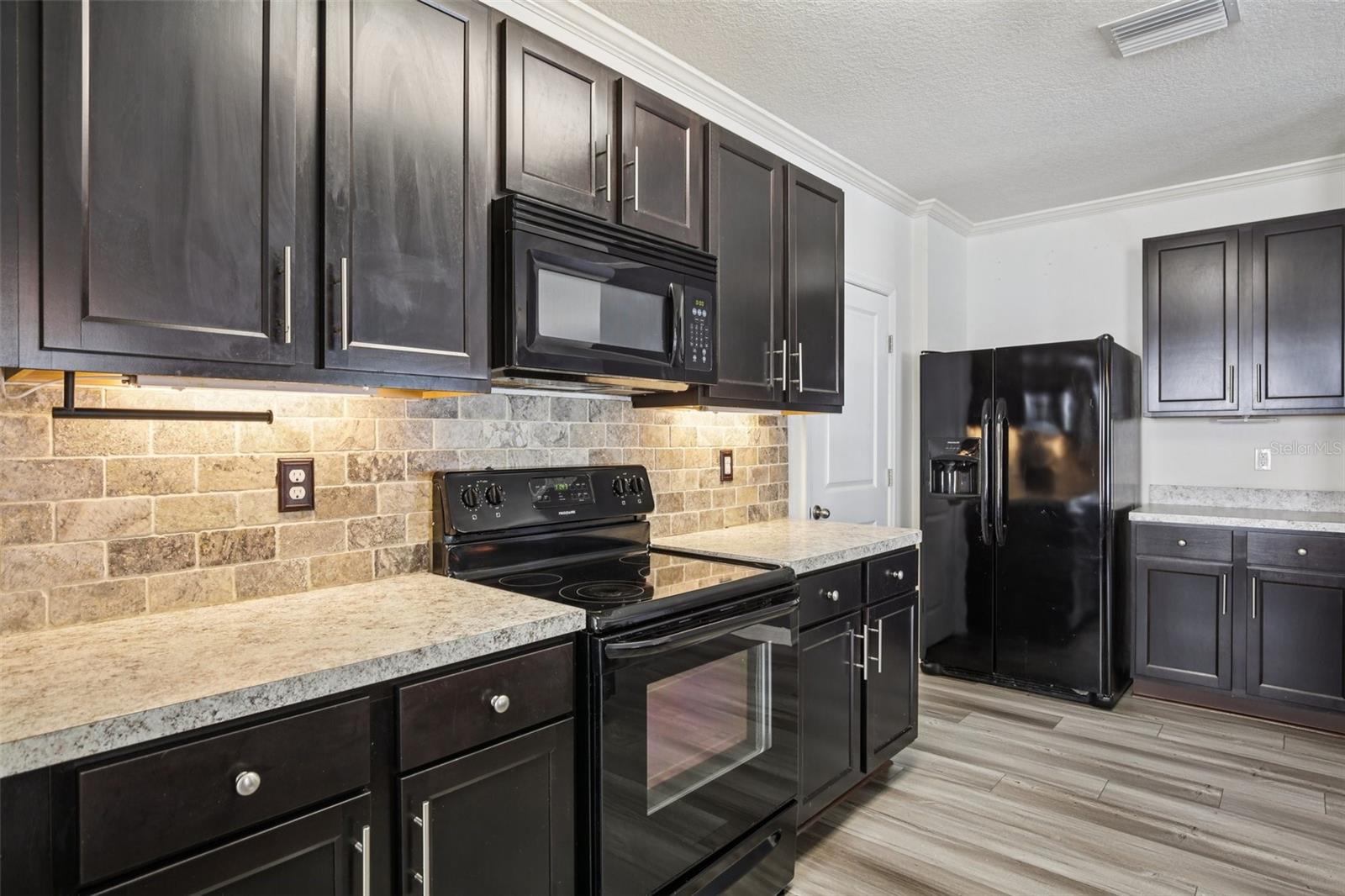 Image 8 of 52 For 814 Wiltonway Drive