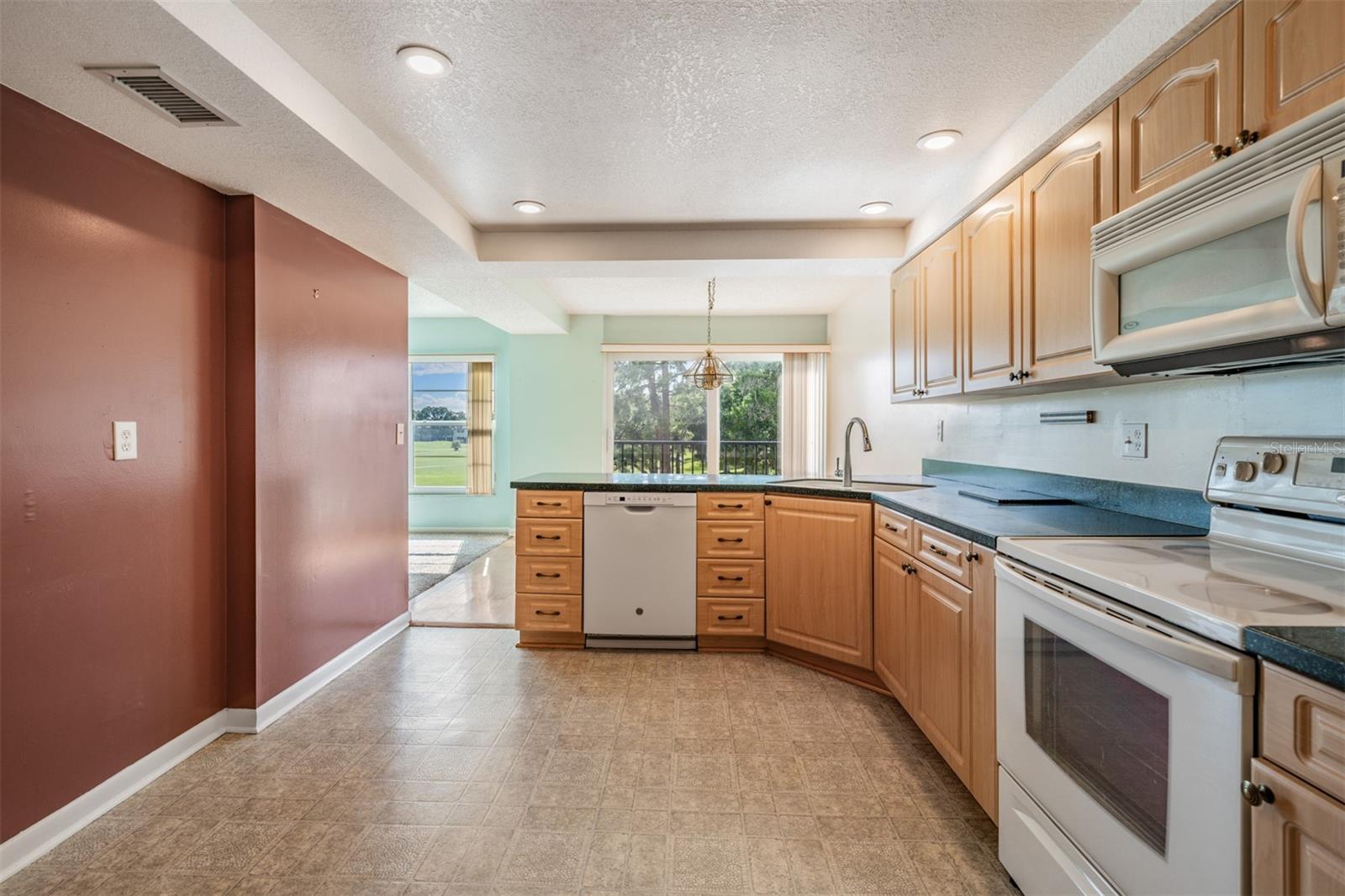 Image 11 of 31 For 225 Country Club Drive 1209