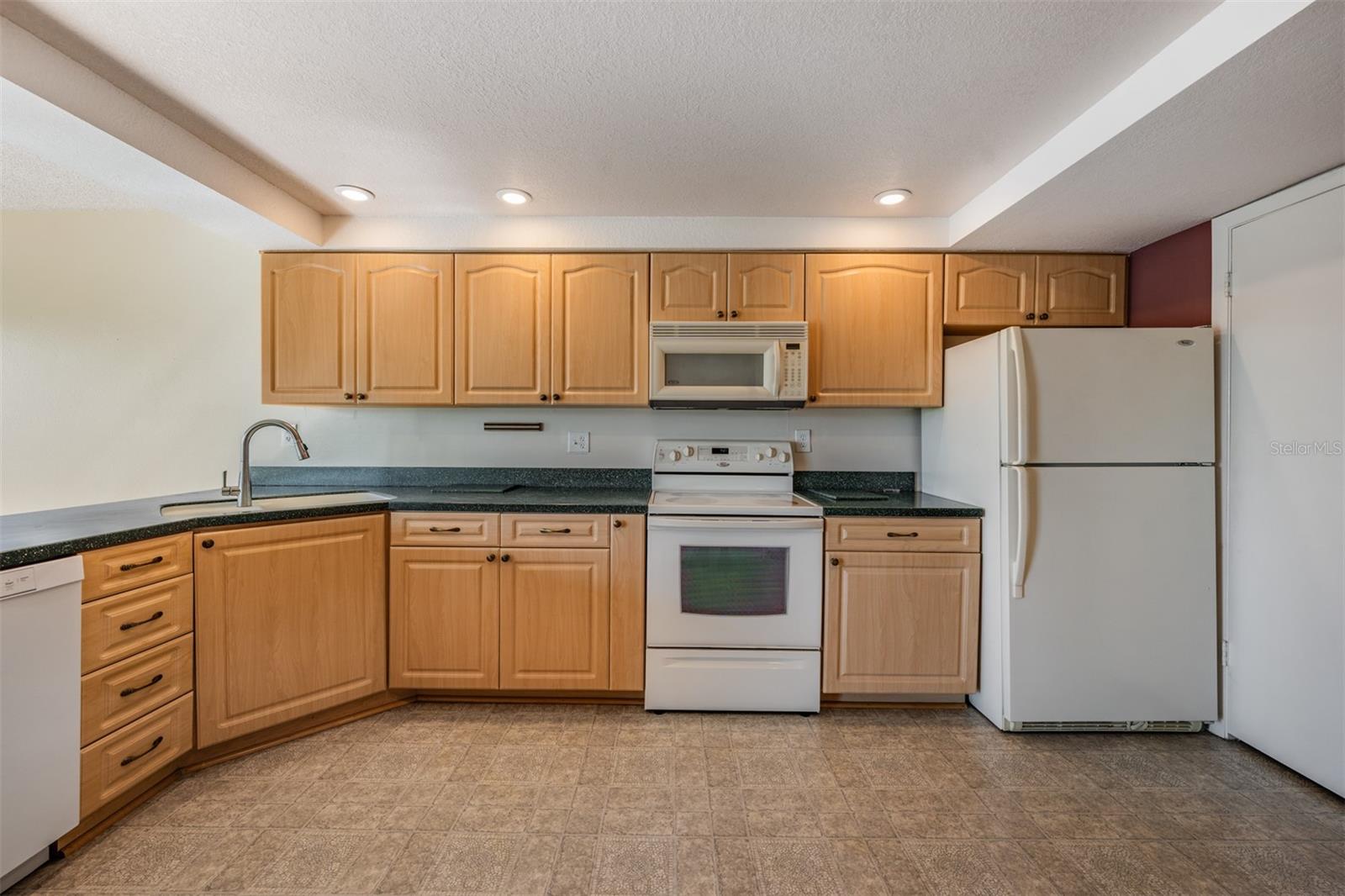 Image 12 of 31 For 225 Country Club Drive 1209