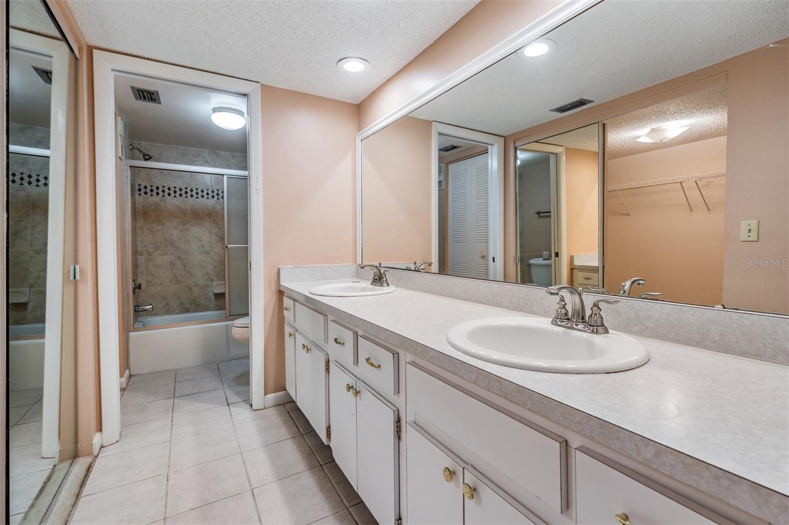 Image 16 of 31 For 225 Country Club Drive 1209