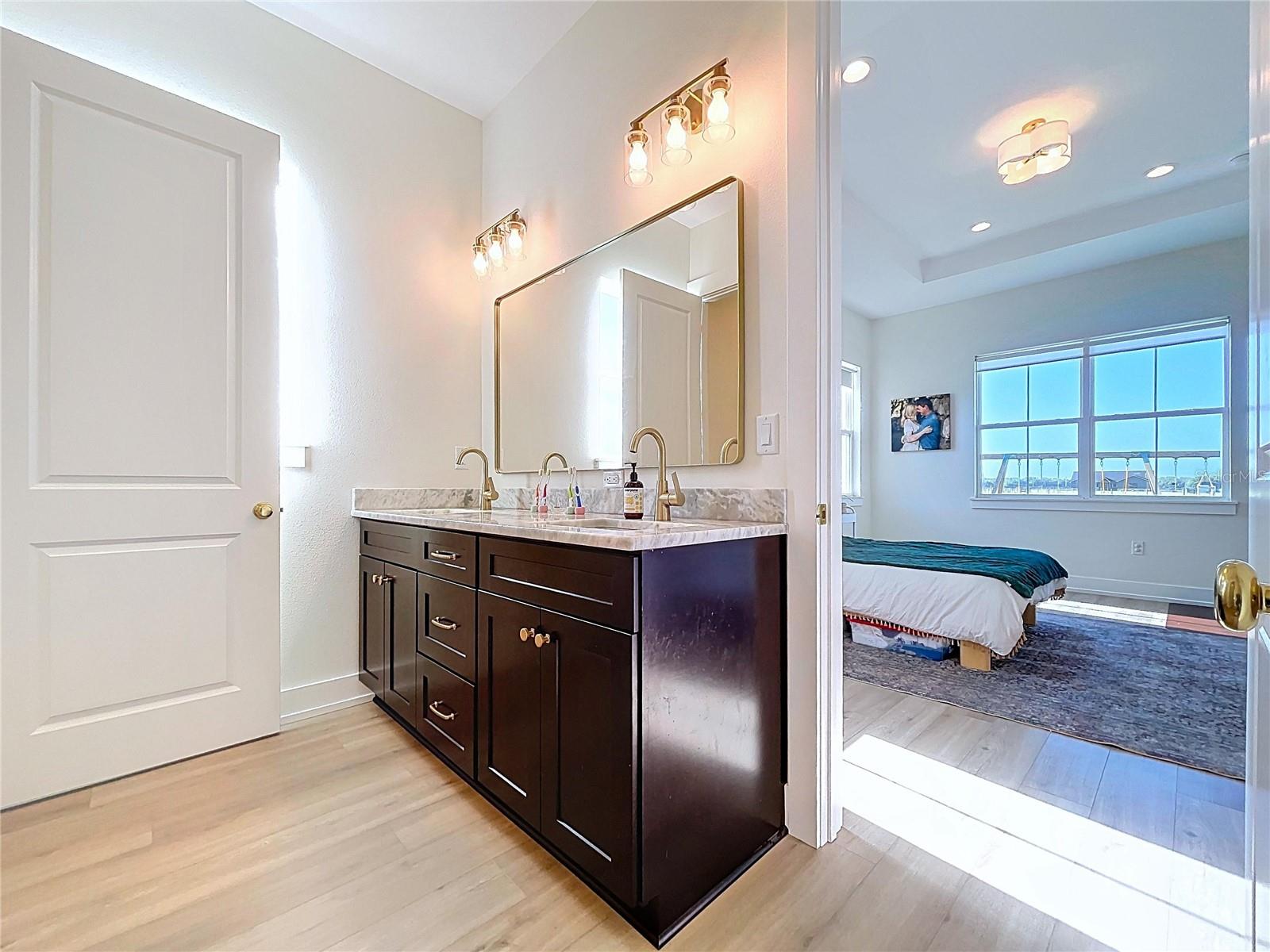 Image 23 of 39 For 3063 English Road