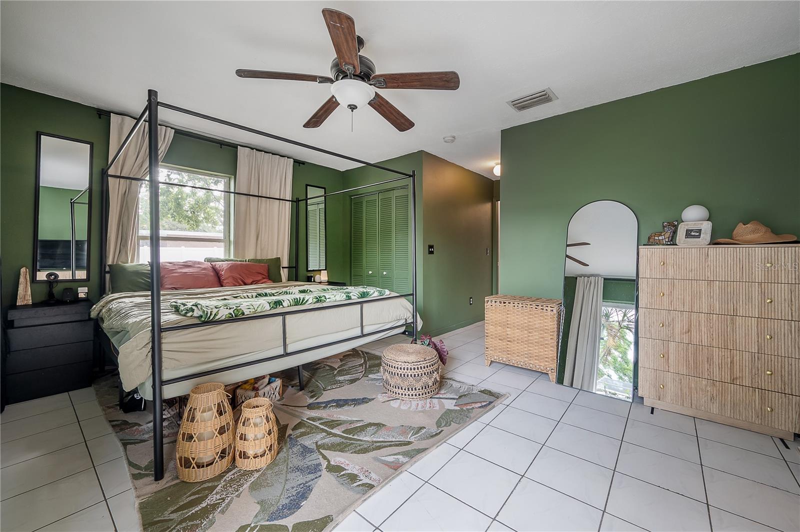 Image 10 of 21 For 2119 Henry Avenue