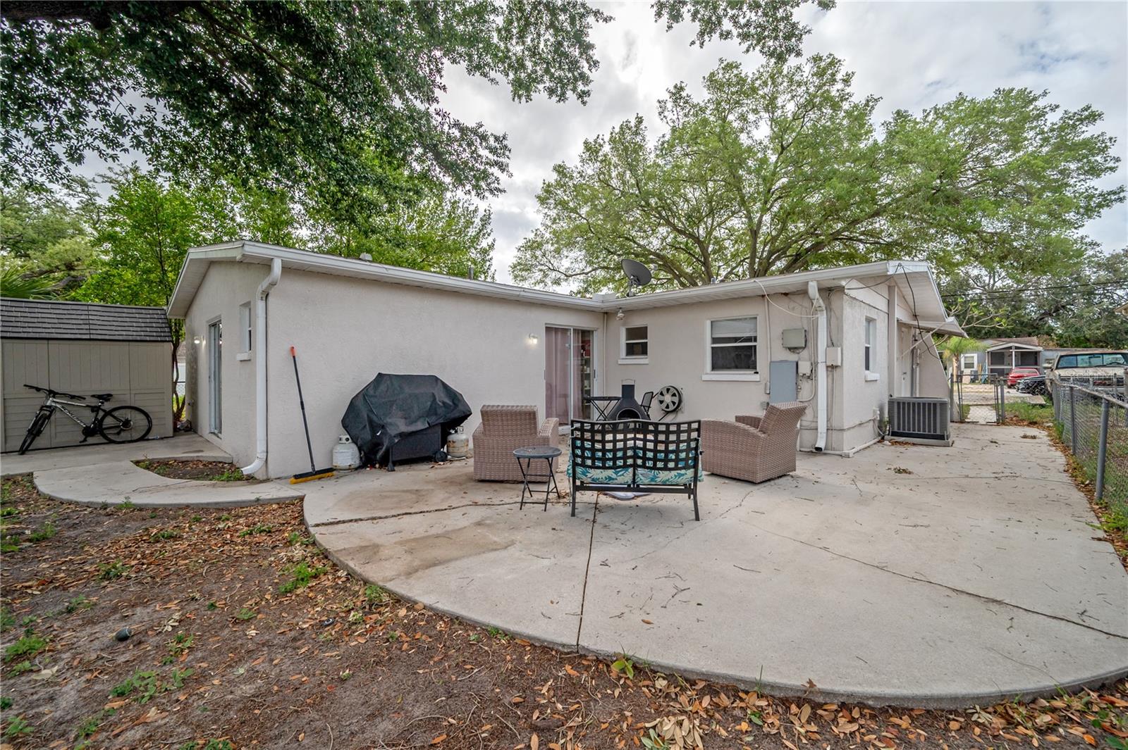 Image 19 of 21 For 2119 Henry Avenue