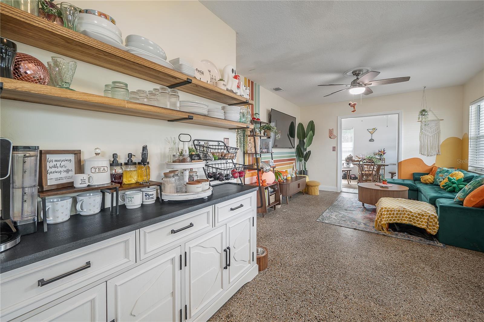 Image 7 of 21 For 2119 Henry Avenue