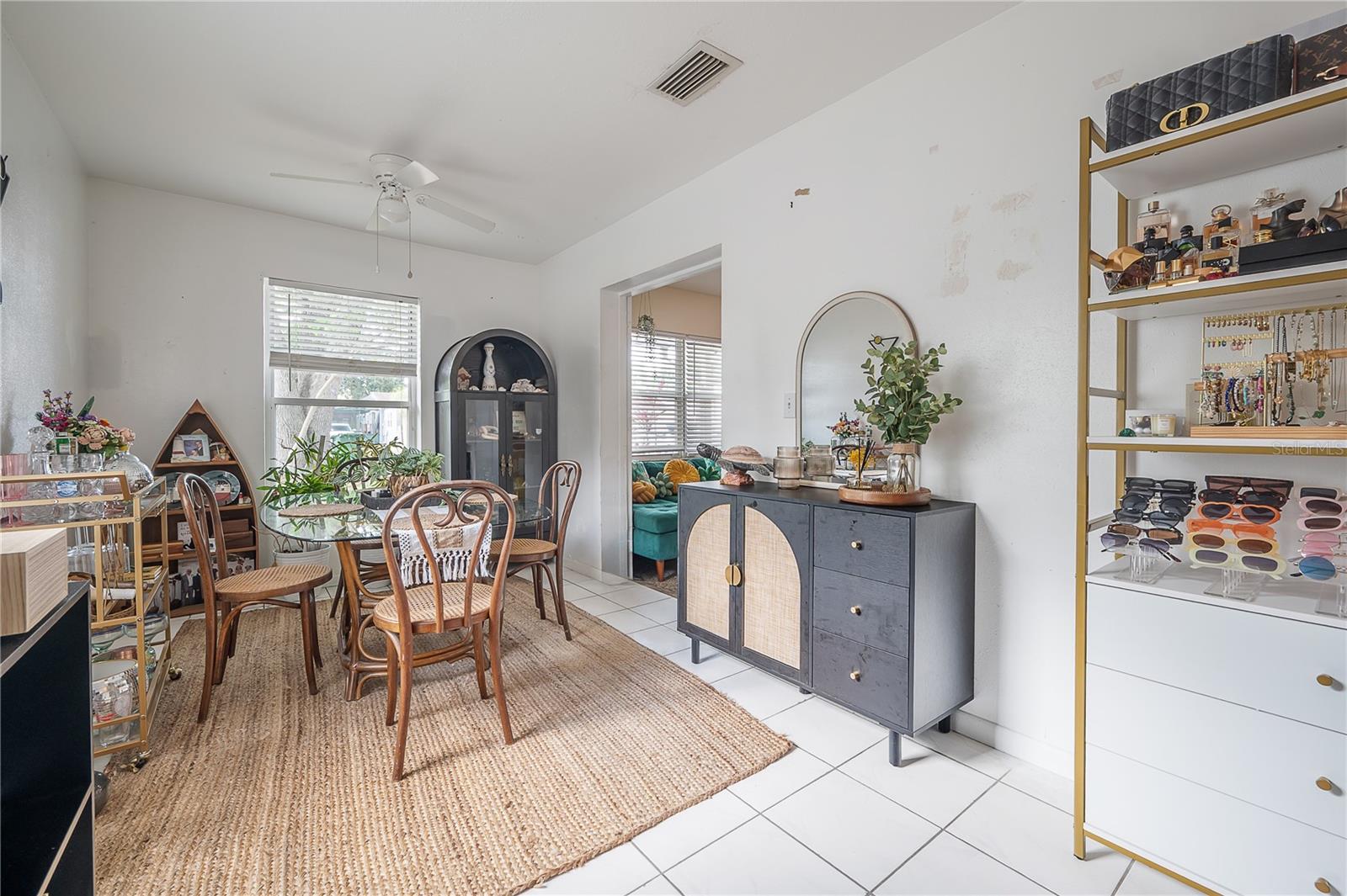 Image 9 of 21 For 2119 Henry Avenue