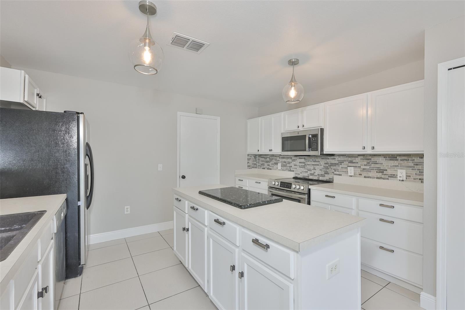 Image 19 of 40 For 10505 Opus Drive