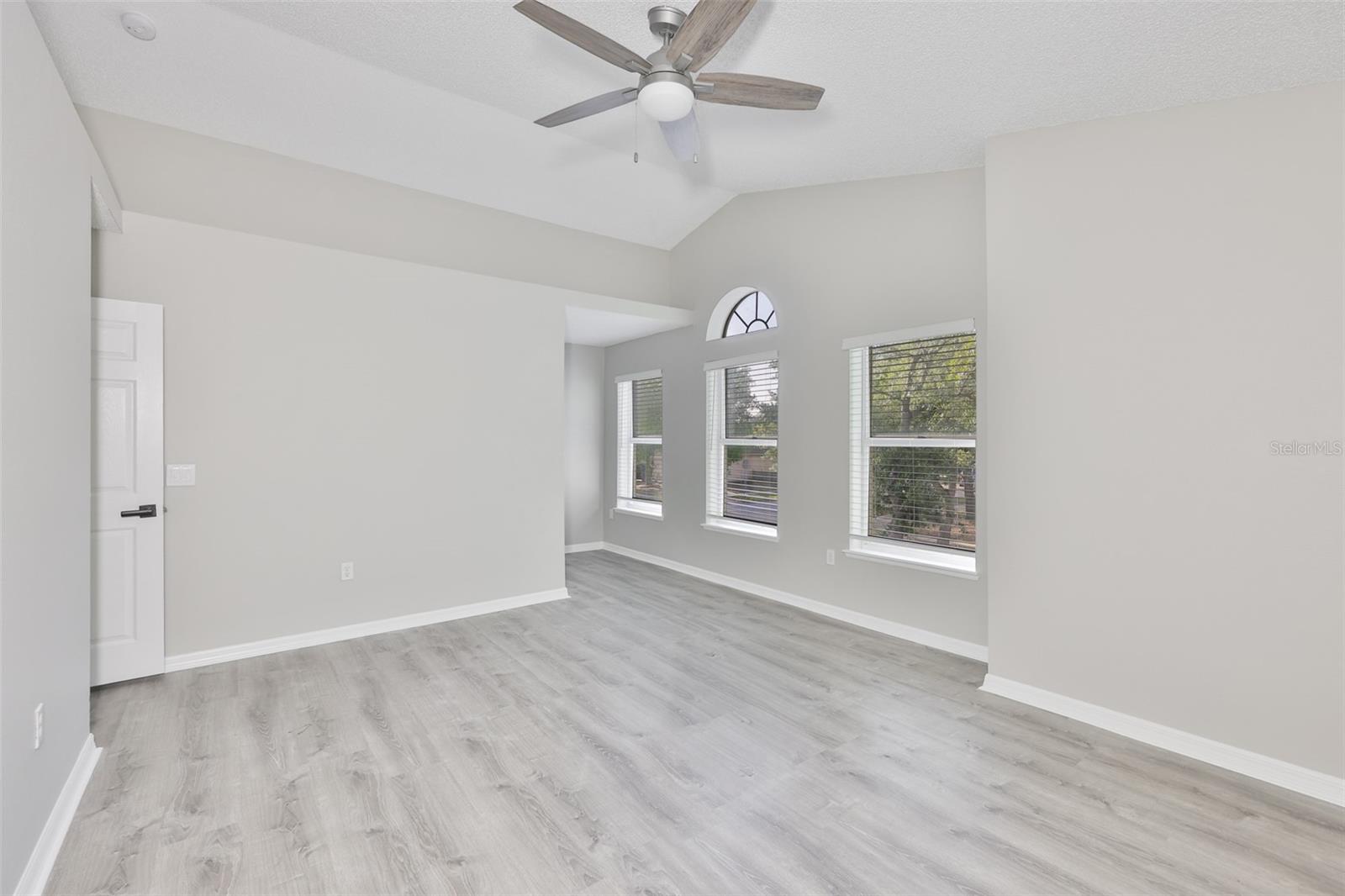 Image 29 of 40 For 10505 Opus Drive