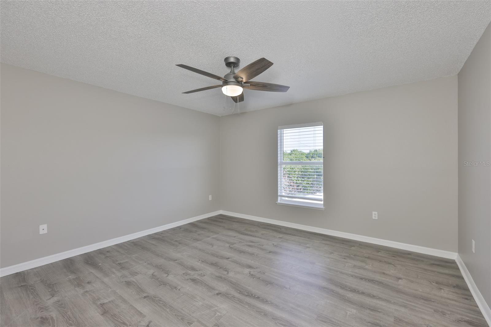 Image 31 of 40 For 10505 Opus Drive