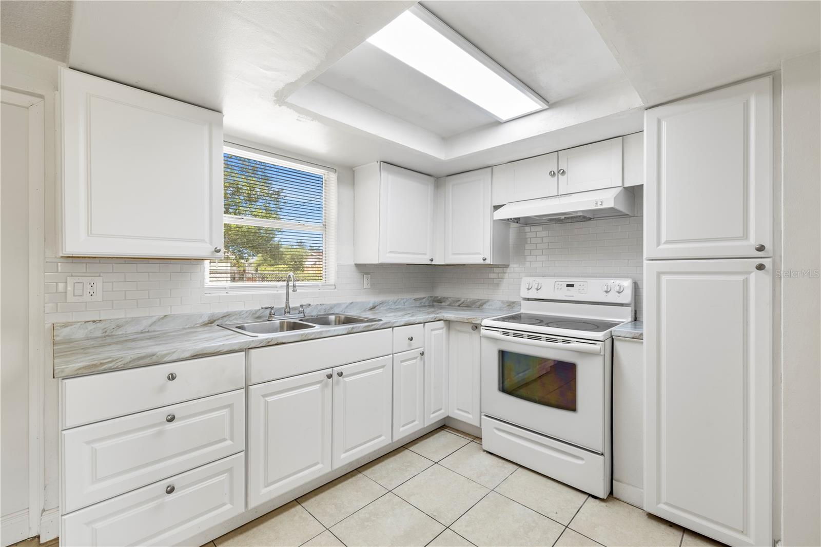 Image 13 of 43 For 10803 Hyssop Street