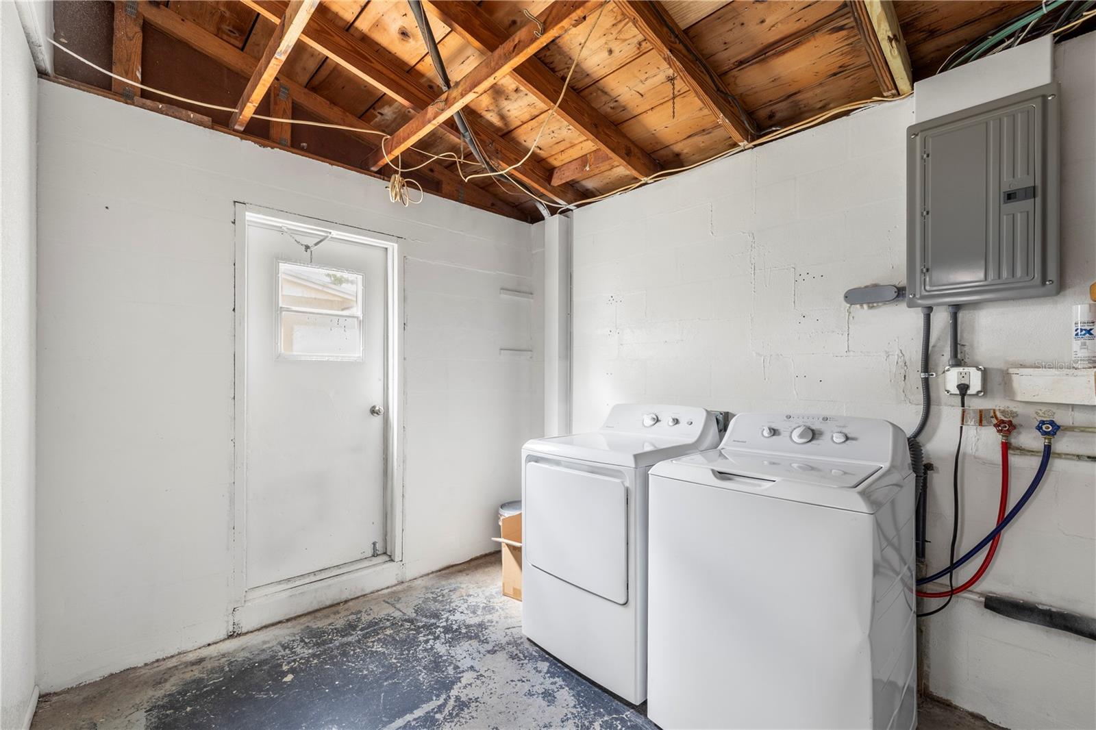 Image 16 of 43 For 10803 Hyssop Street