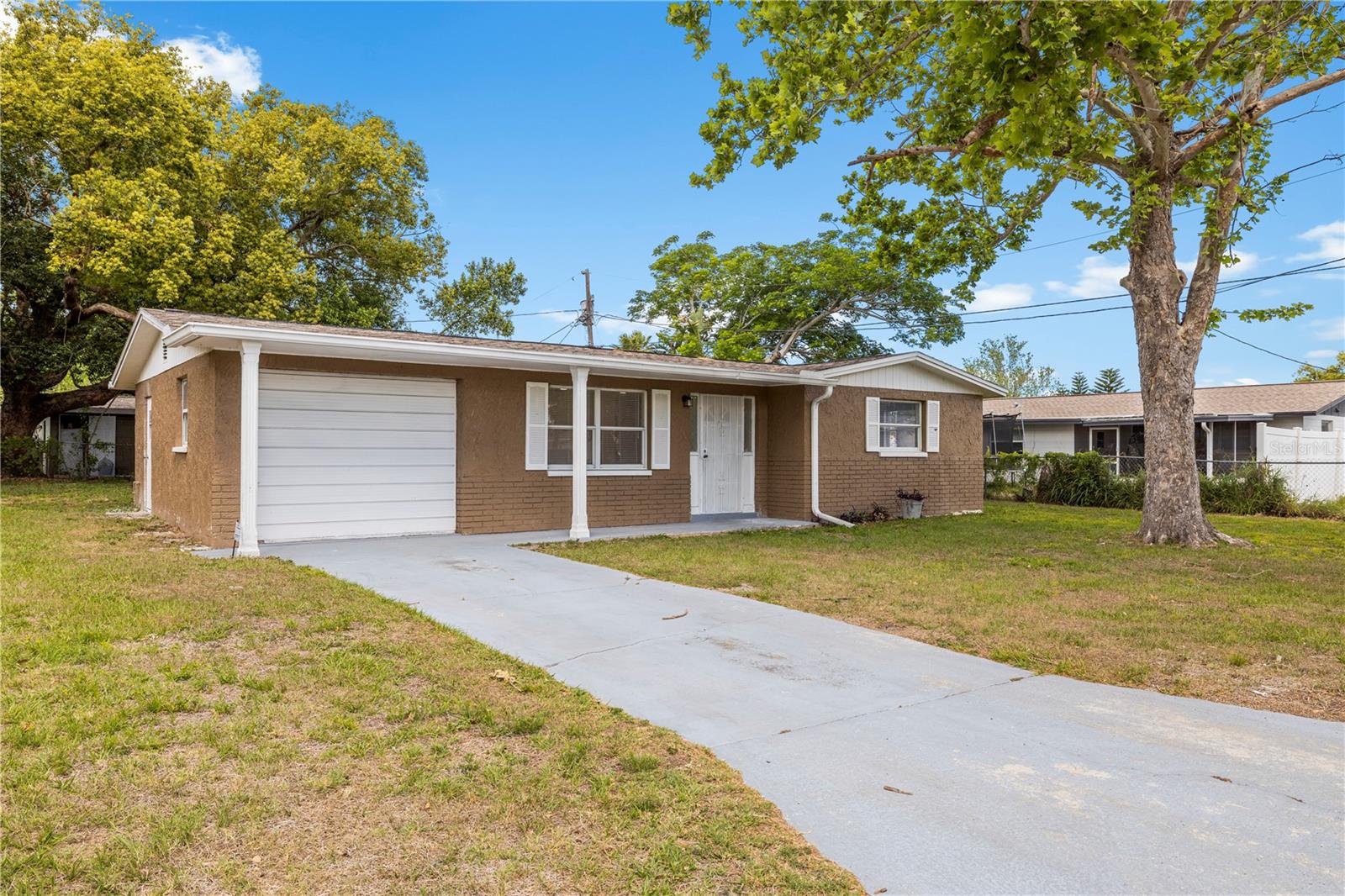 Image 3 of 43 For 10803 Hyssop Street