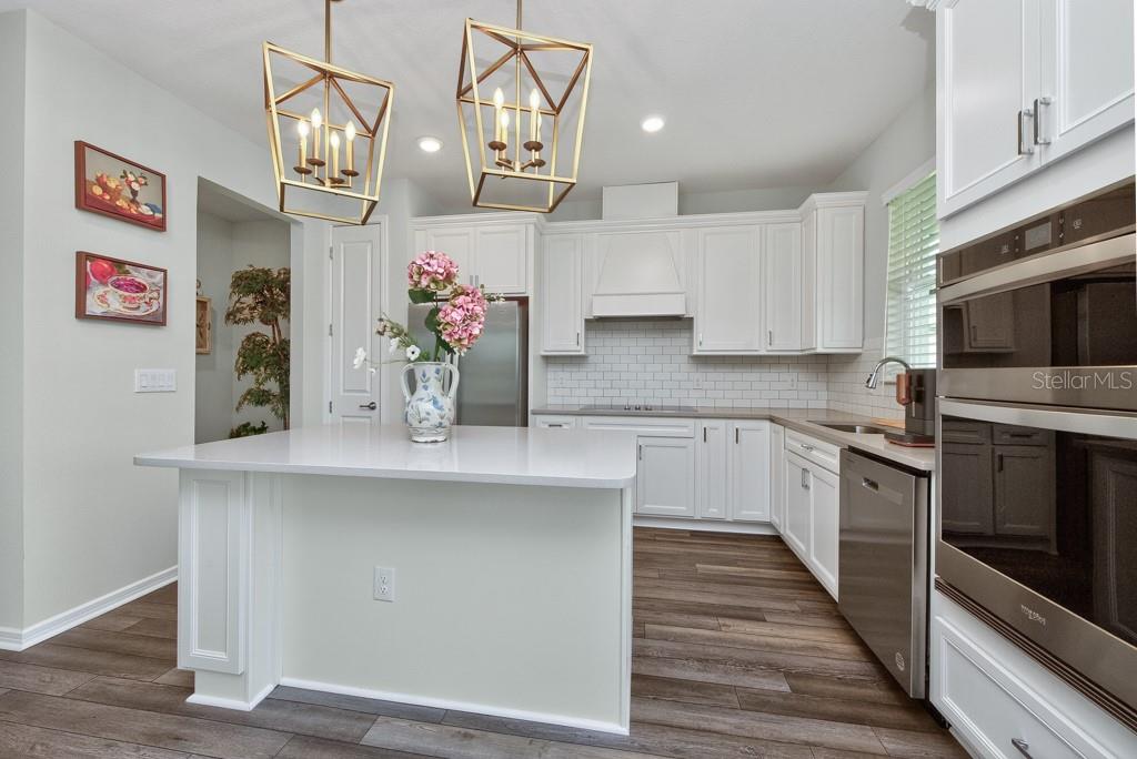 Listing photo id 10 for 12908 Brookside Moss Drive