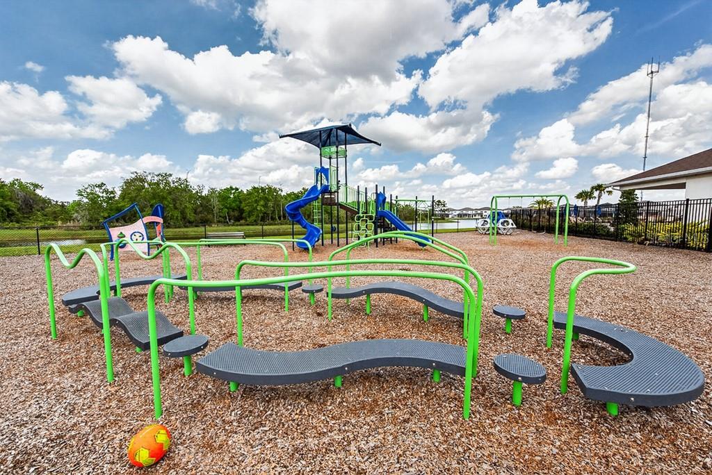 Listing photo id 52 for 12908 Brookside Moss Drive