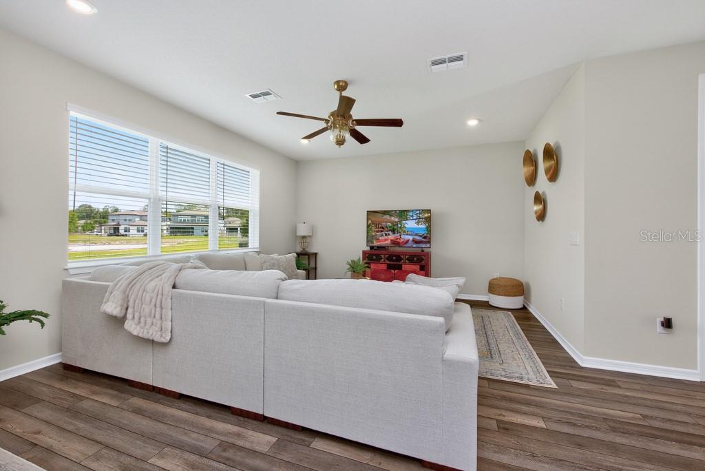 Listing photo id 5 for 12908 Brookside Moss Drive