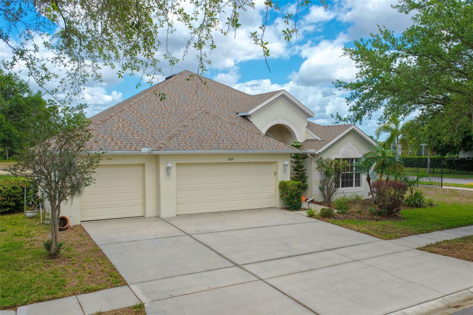 Image 28 of 42 For 9103 Pinebreeze Drive