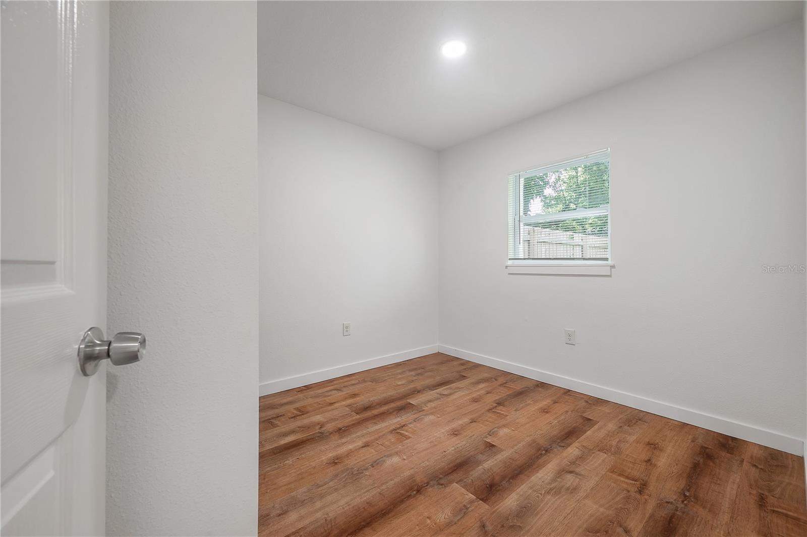 Image 31 of 35 For 2307 Osborne Avenue