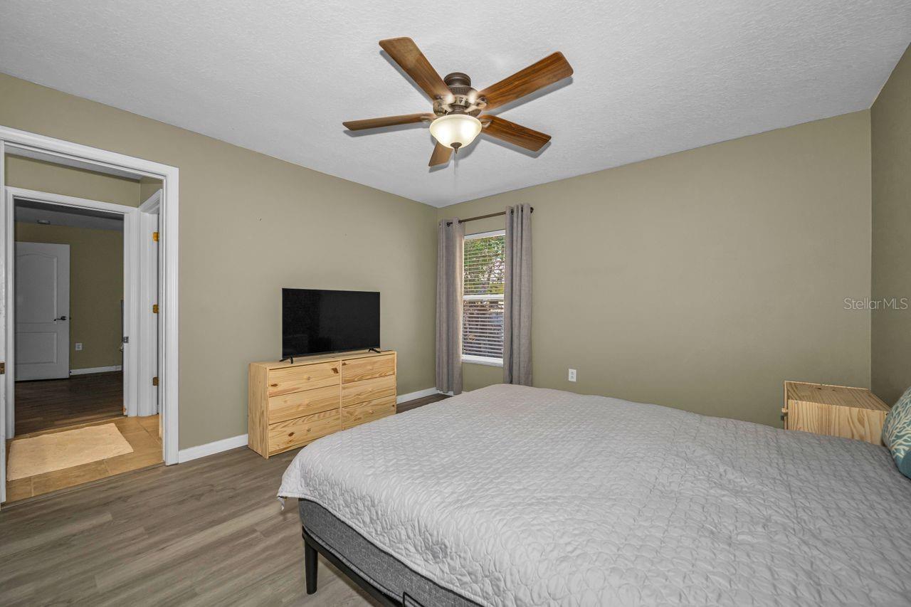 Image 16 of 25 For 14224 Creek Run Drive