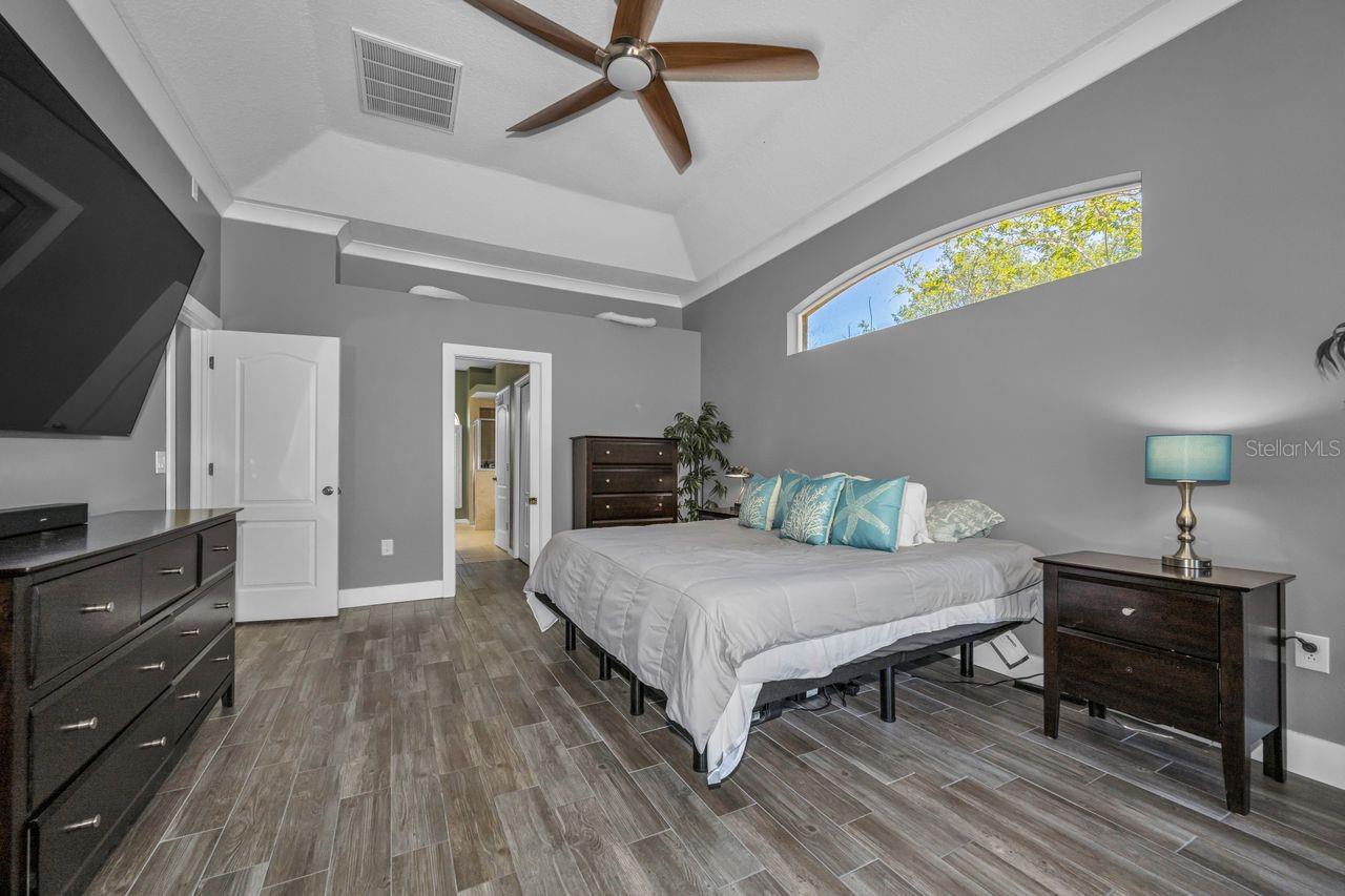 Image 4 of 25 For 14224 Creek Run Drive