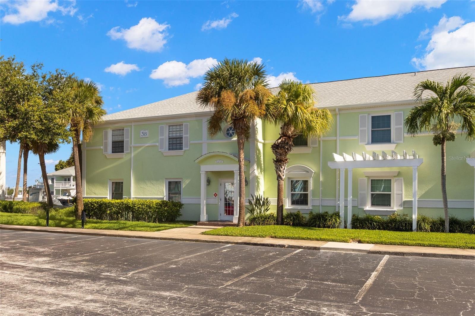 Details for 5243 Beach Drive Se B, ST PETERSBURG, FL 33705