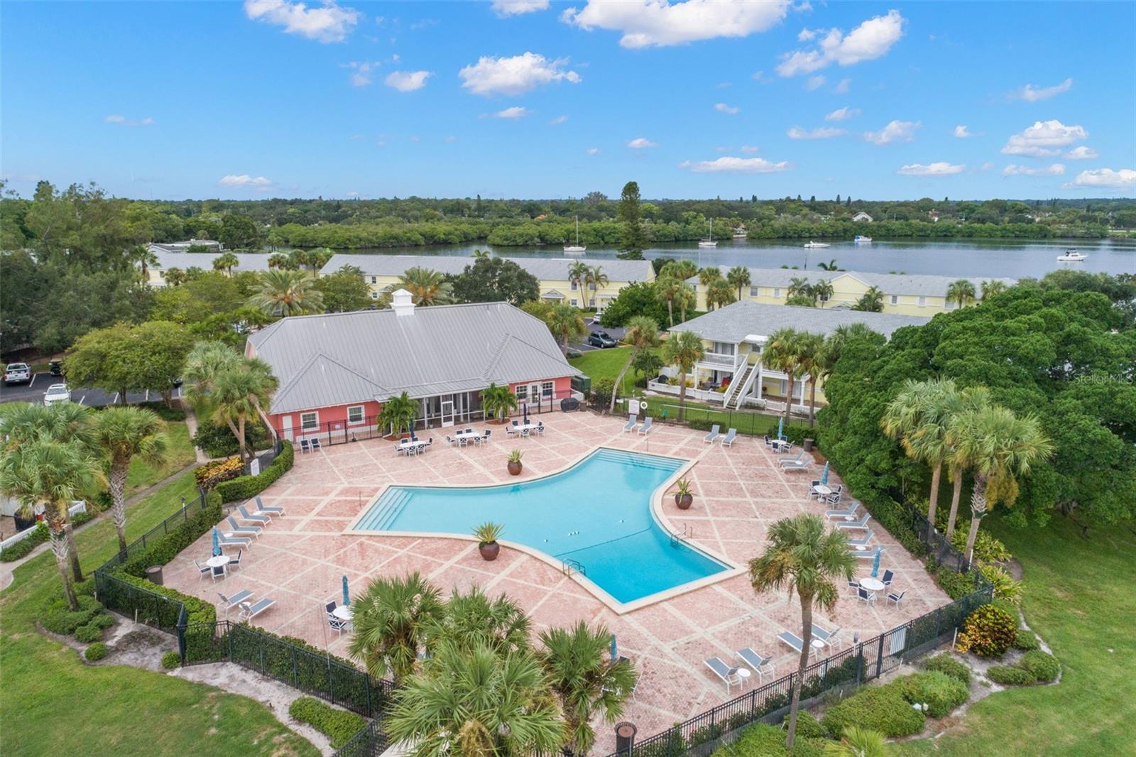 Image 29 of 44 For 5243 Beach Drive Se B