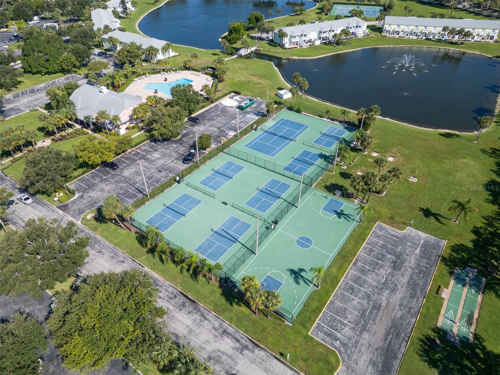 Image 32 of 44 For 5243 Beach Drive Se B