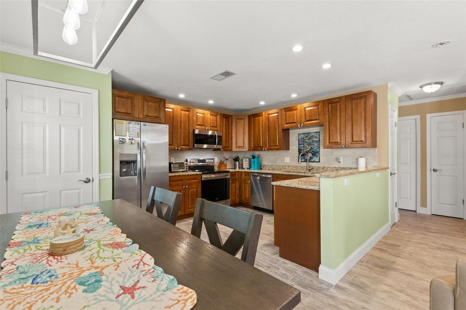 Image 9 of 44 For 5243 Beach Drive Se B