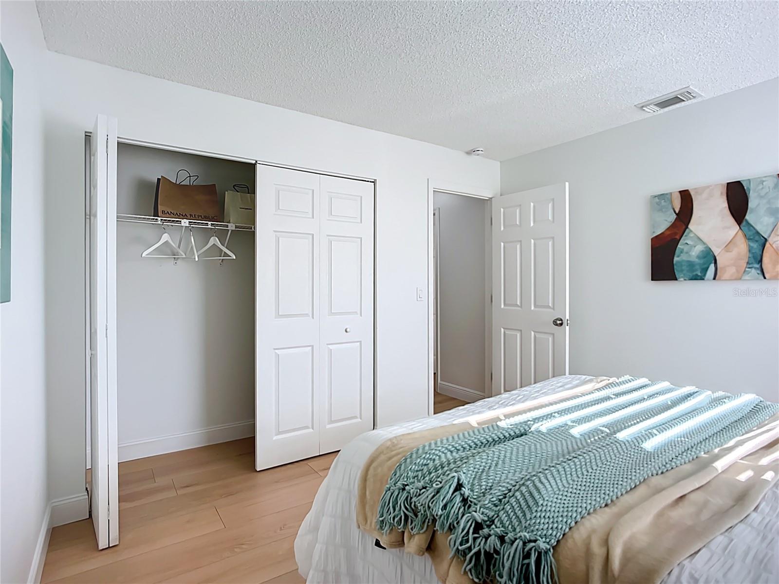 Image 21 of 41 For 2014 Hampstead Circle