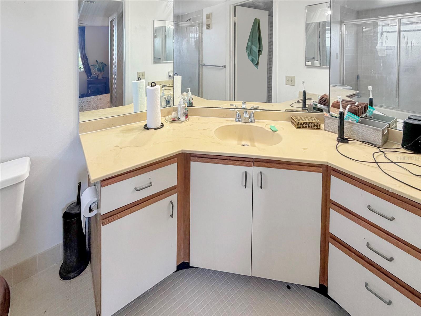 Image 9 of 31 For 2333 Feather Sound Drive C507