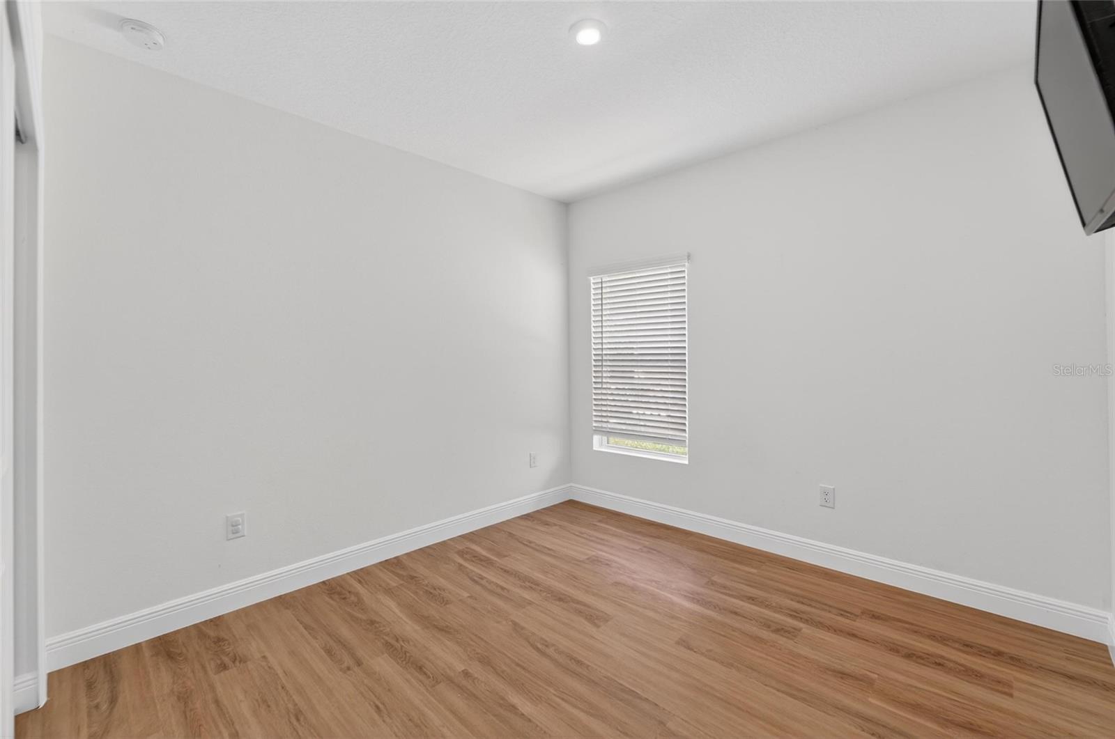 Image 15 of 67 For 6239 Springmont Loop