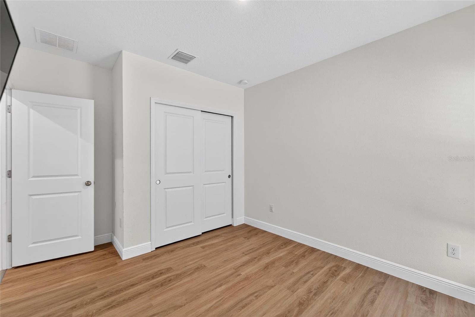 Image 17 of 67 For 6239 Springmont Loop